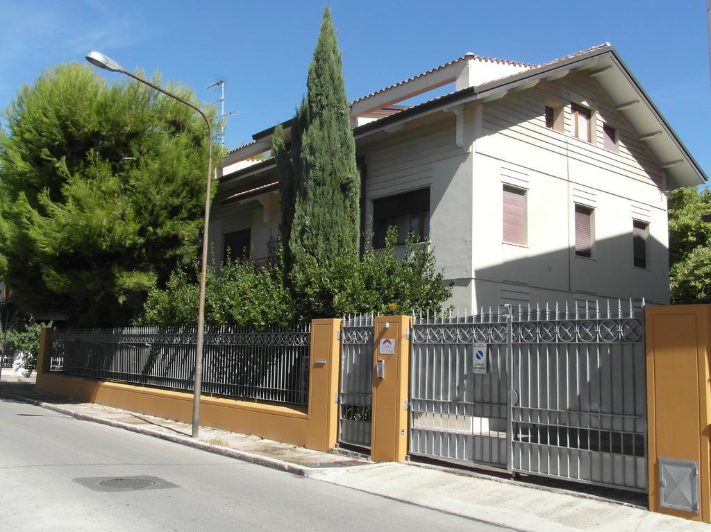 B&B In Villa Civitanova Marche Exterior foto